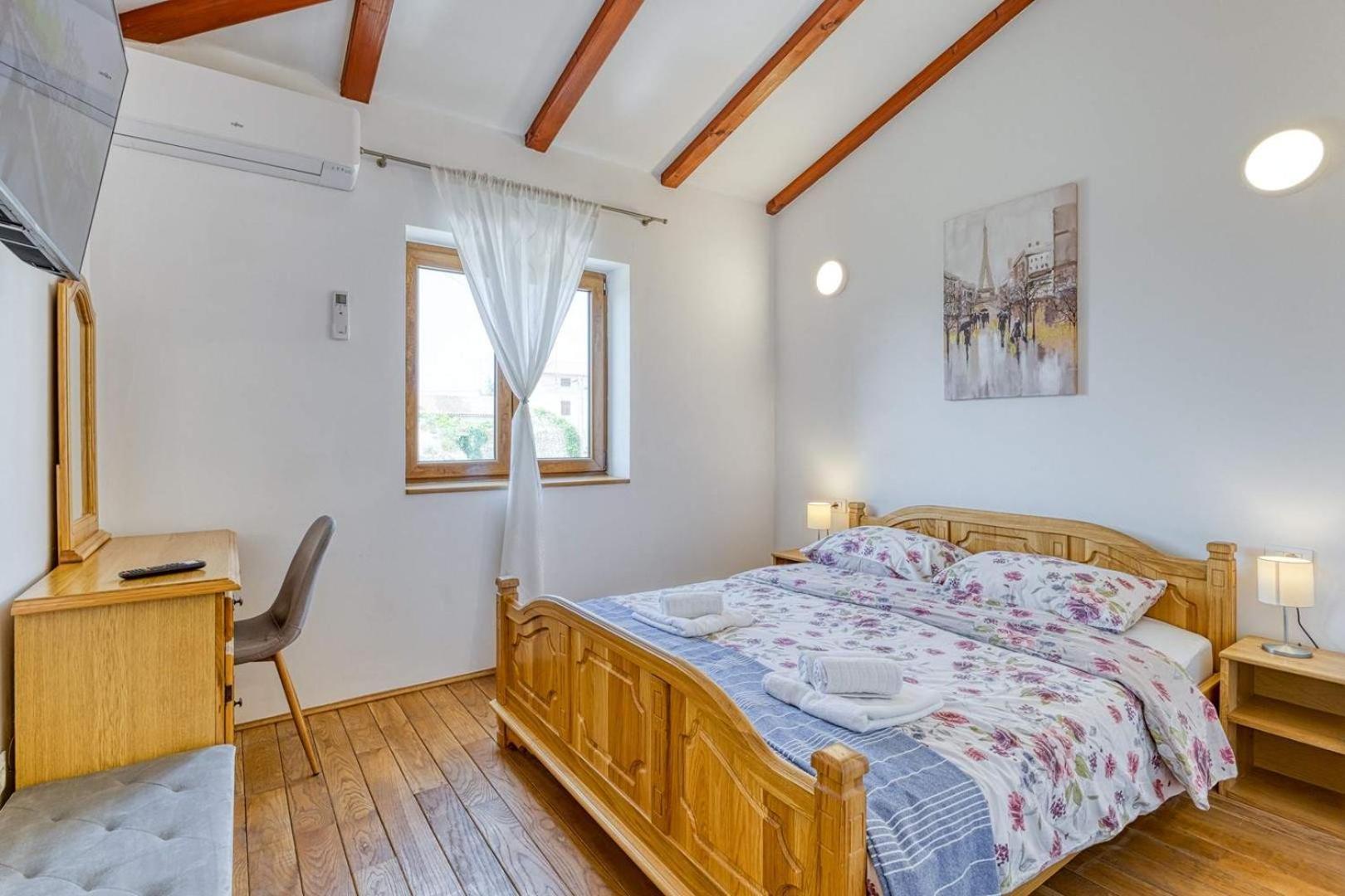 Casa Veznaveri Villa *
